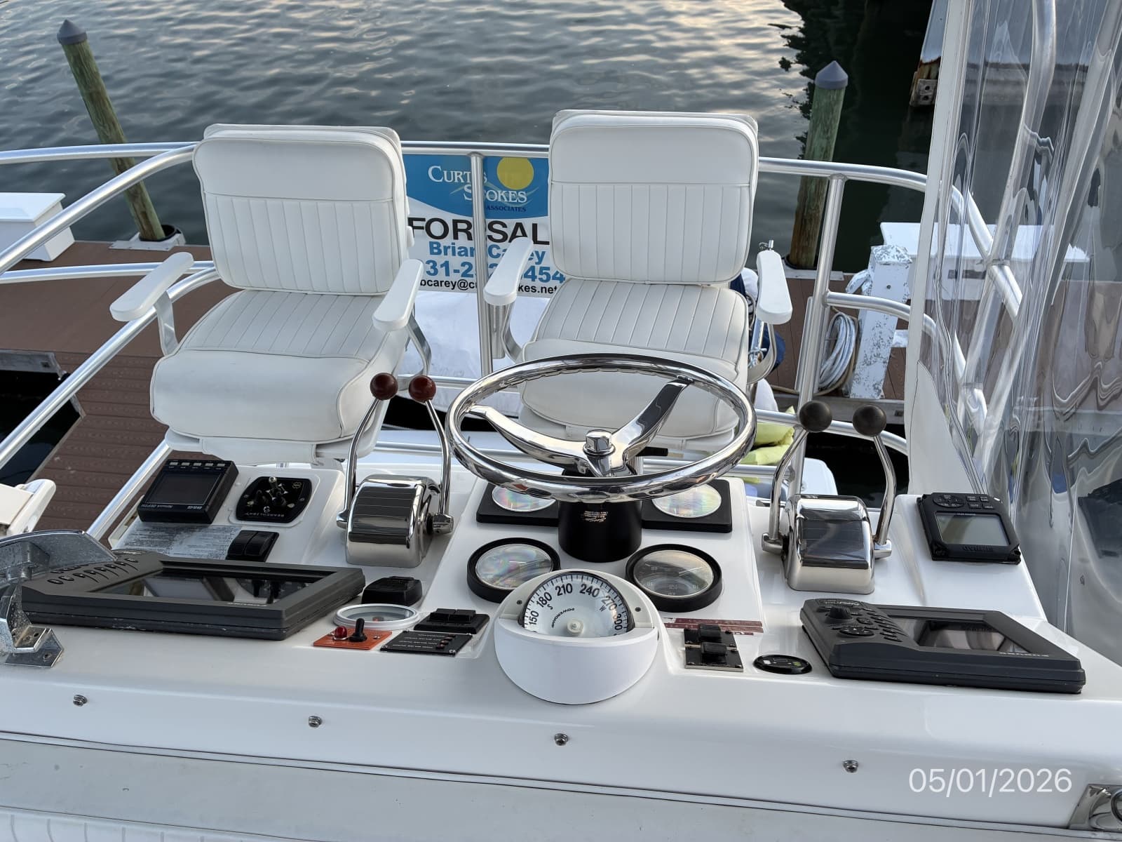 2005 Luhrs Convertible - Photo 16