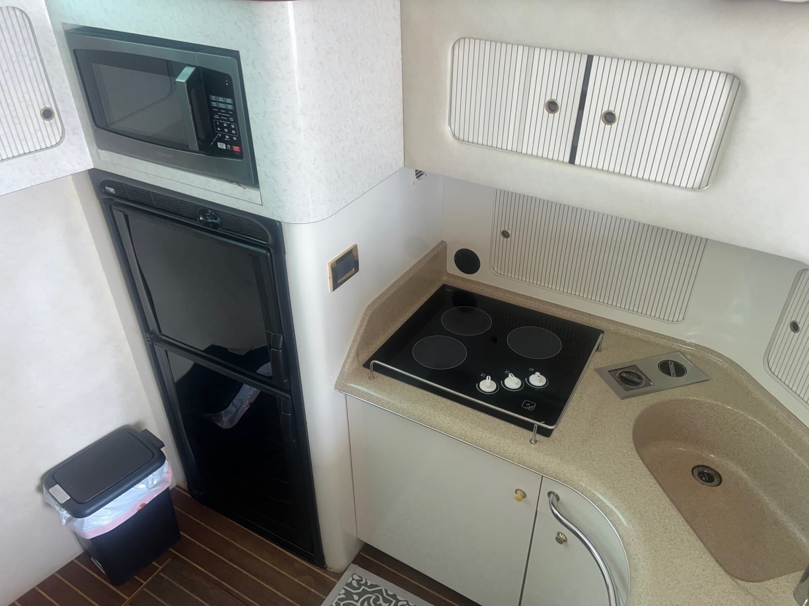 1997 Sea Ray 400 Sedan Bridge - Photo 22