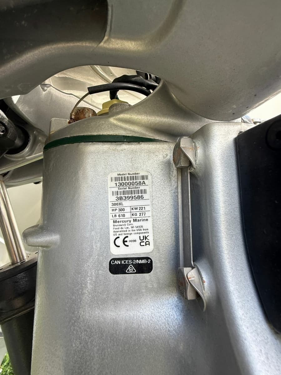 2023 Boston Whaler  - Photo 4