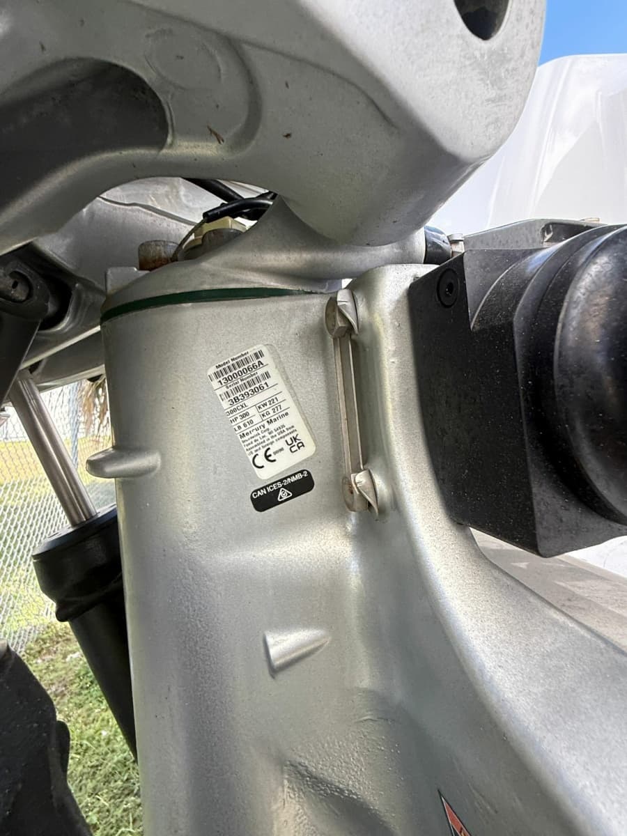 2023 Boston Whaler  - Photo 5