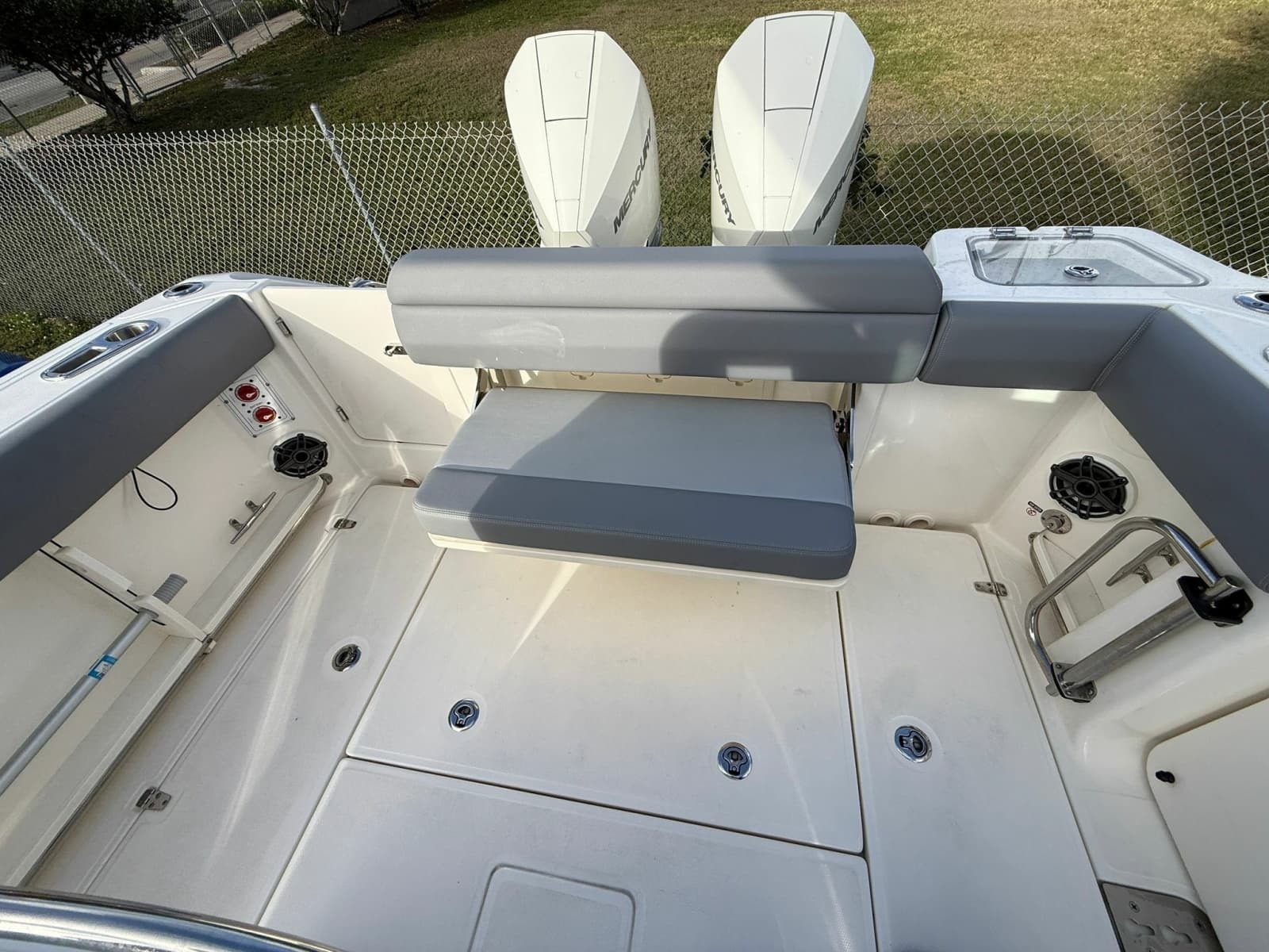 2023 Boston Whaler  - Photo 15