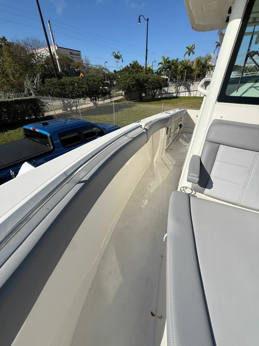 2023 Boston Whaler  - Photo 9