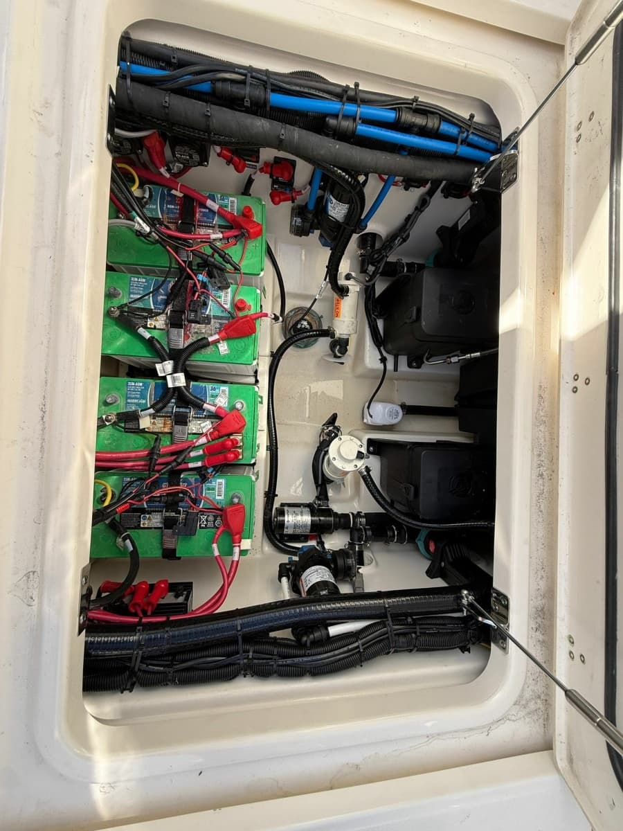 2023 Boston Whaler  - Photo 14