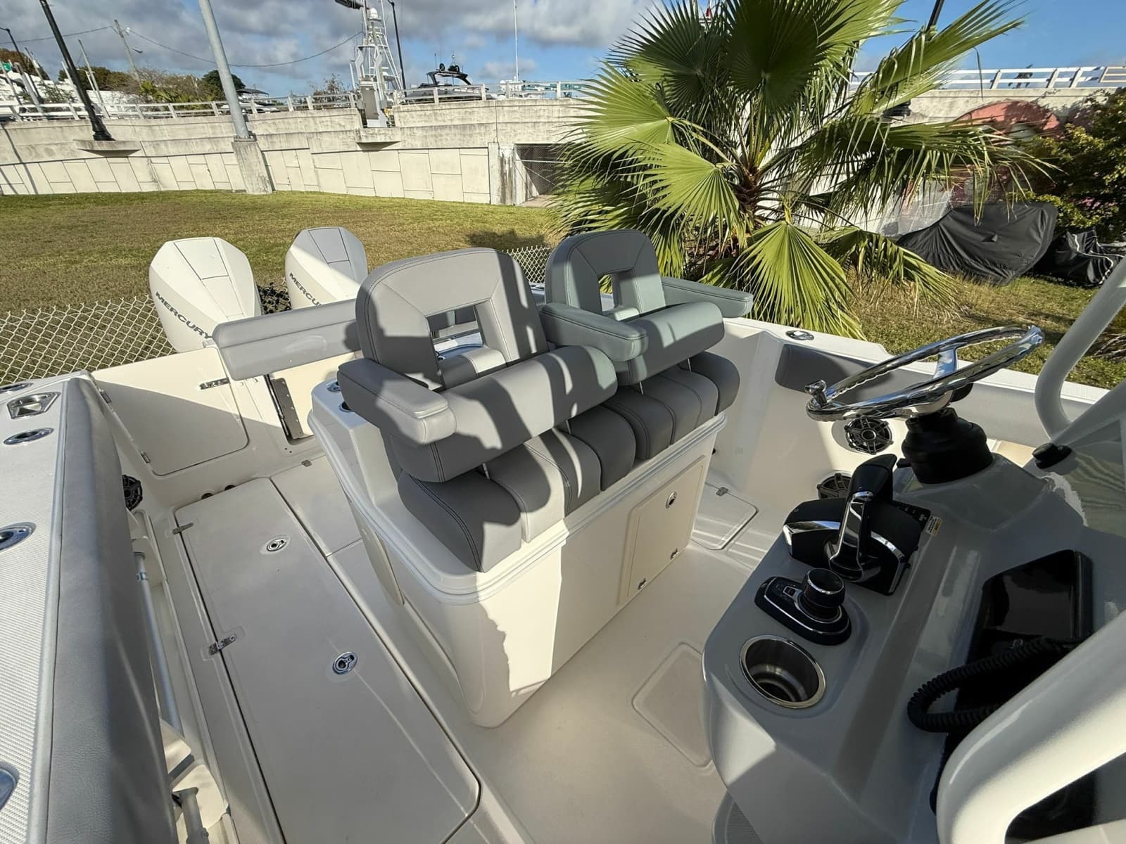 2023 Boston Whaler  - Photo 12