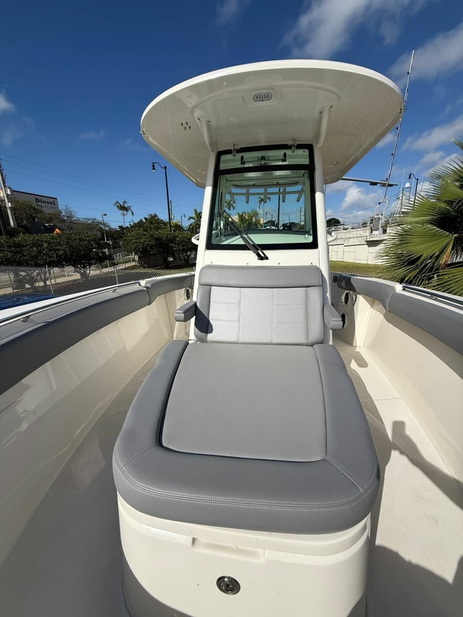 2023 Boston Whaler  - Photo 8