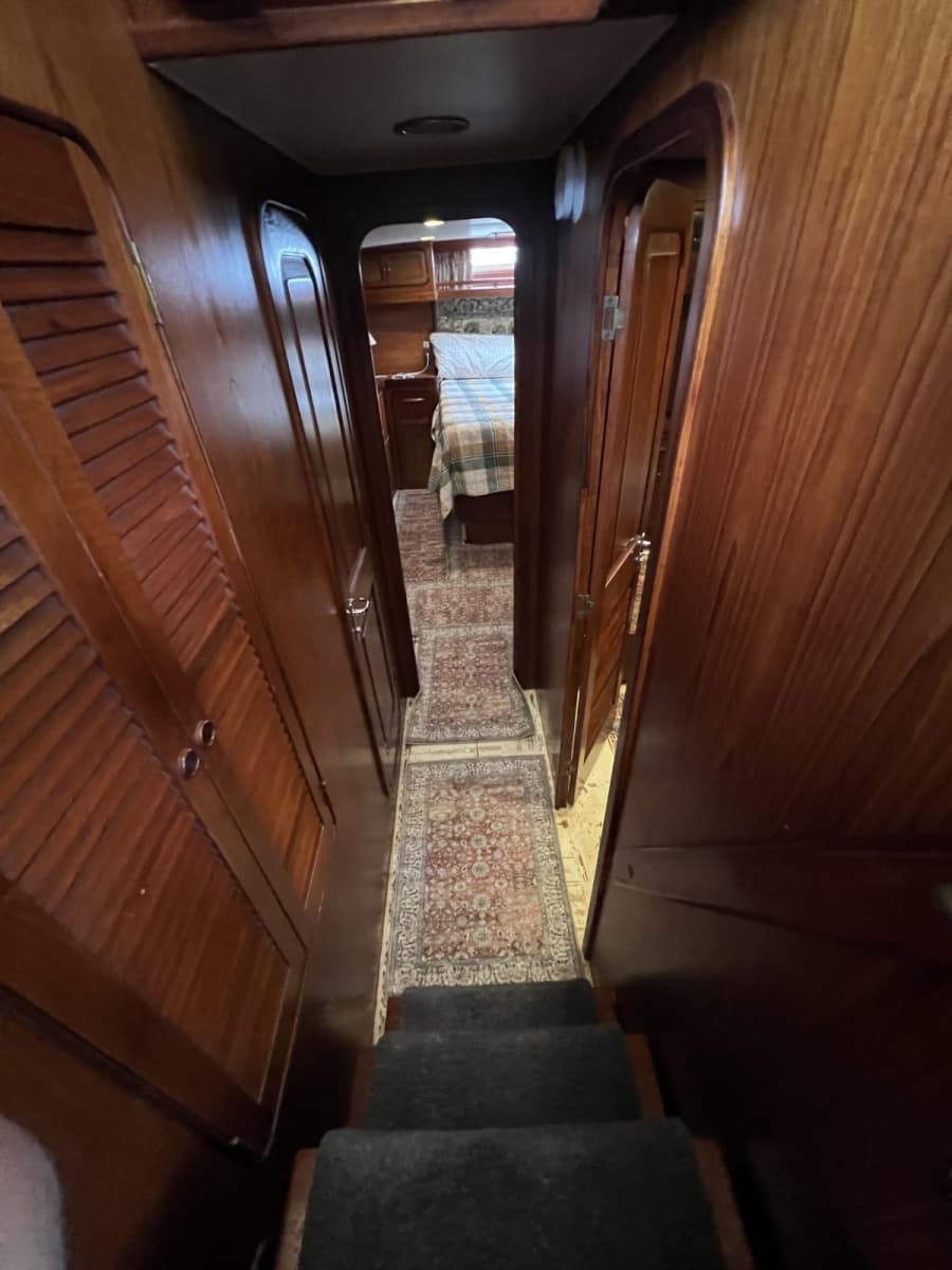 1982 Gulfstar 48 Aft Cabin - Photo 20