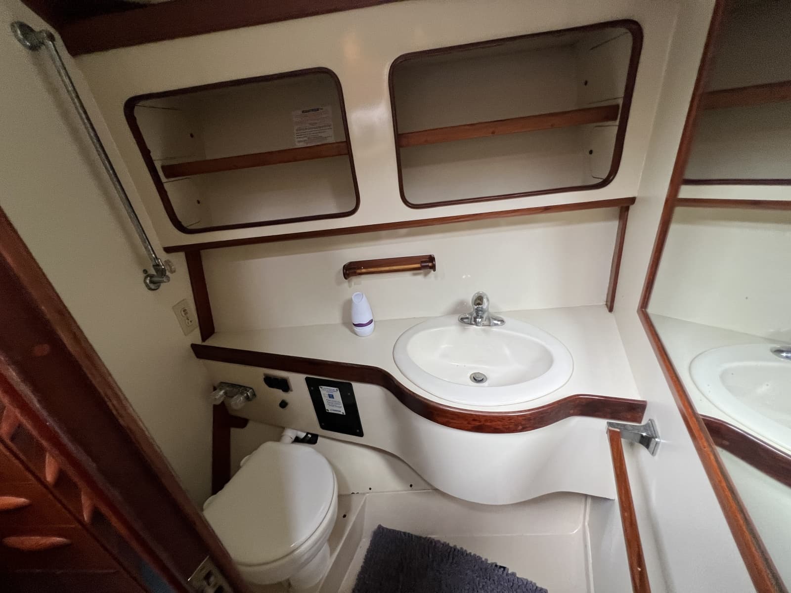 1982 Gulfstar 48 Aft Cabin - Photo 8
