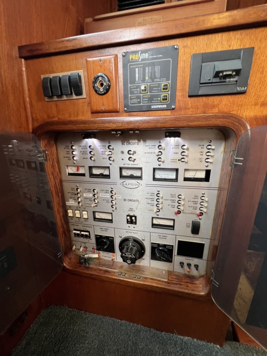 1982 Gulfstar 48 Aft Cabin - Photo 22