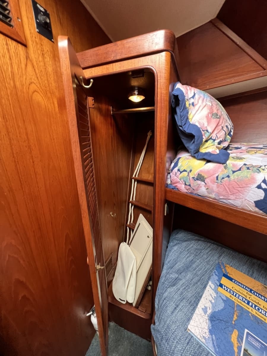 1982 Gulfstar 48 Aft Cabin - Photo 7