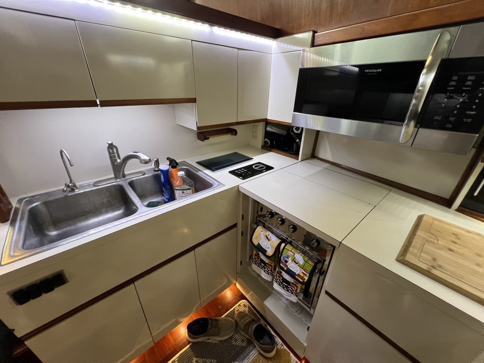 1982 Gulfstar 48 Aft Cabin - Photo 12