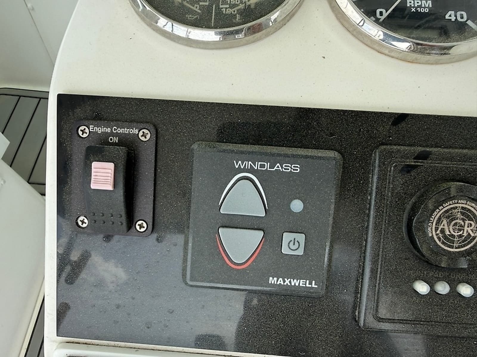 2005 Luhrs 32 Express - Photo 7