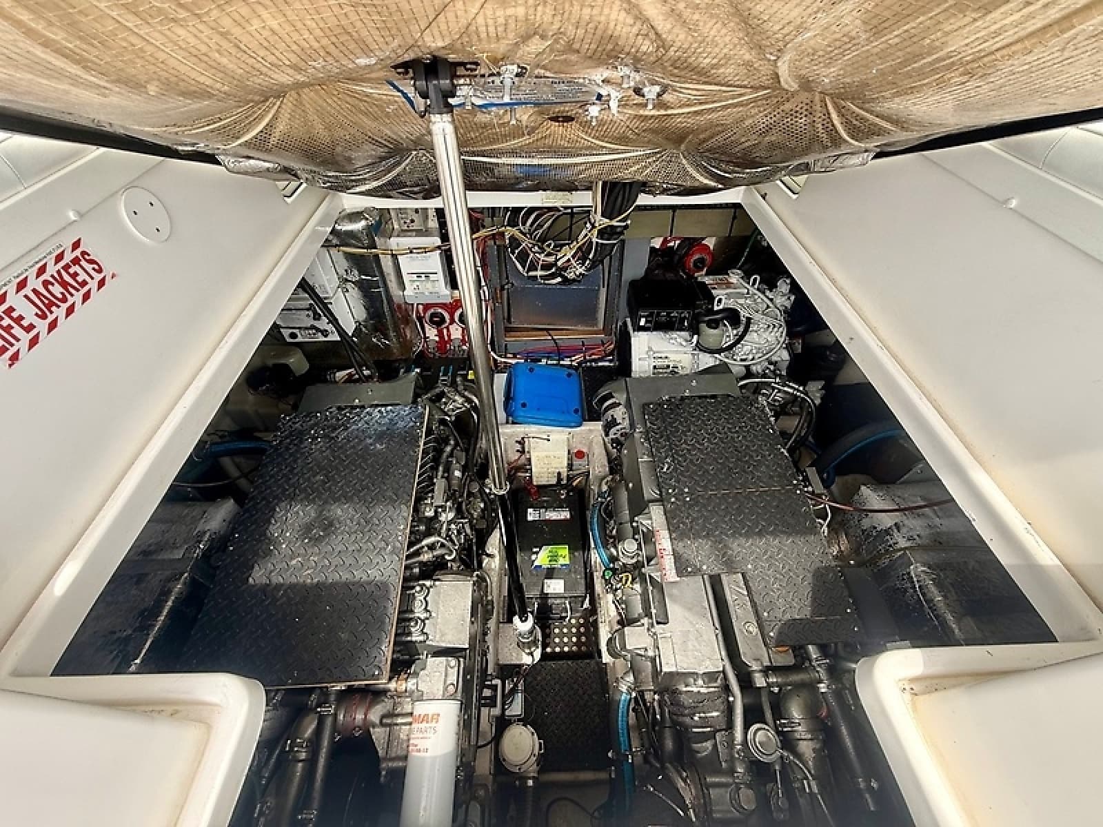 2005 Luhrs 32 Express - Photo 30