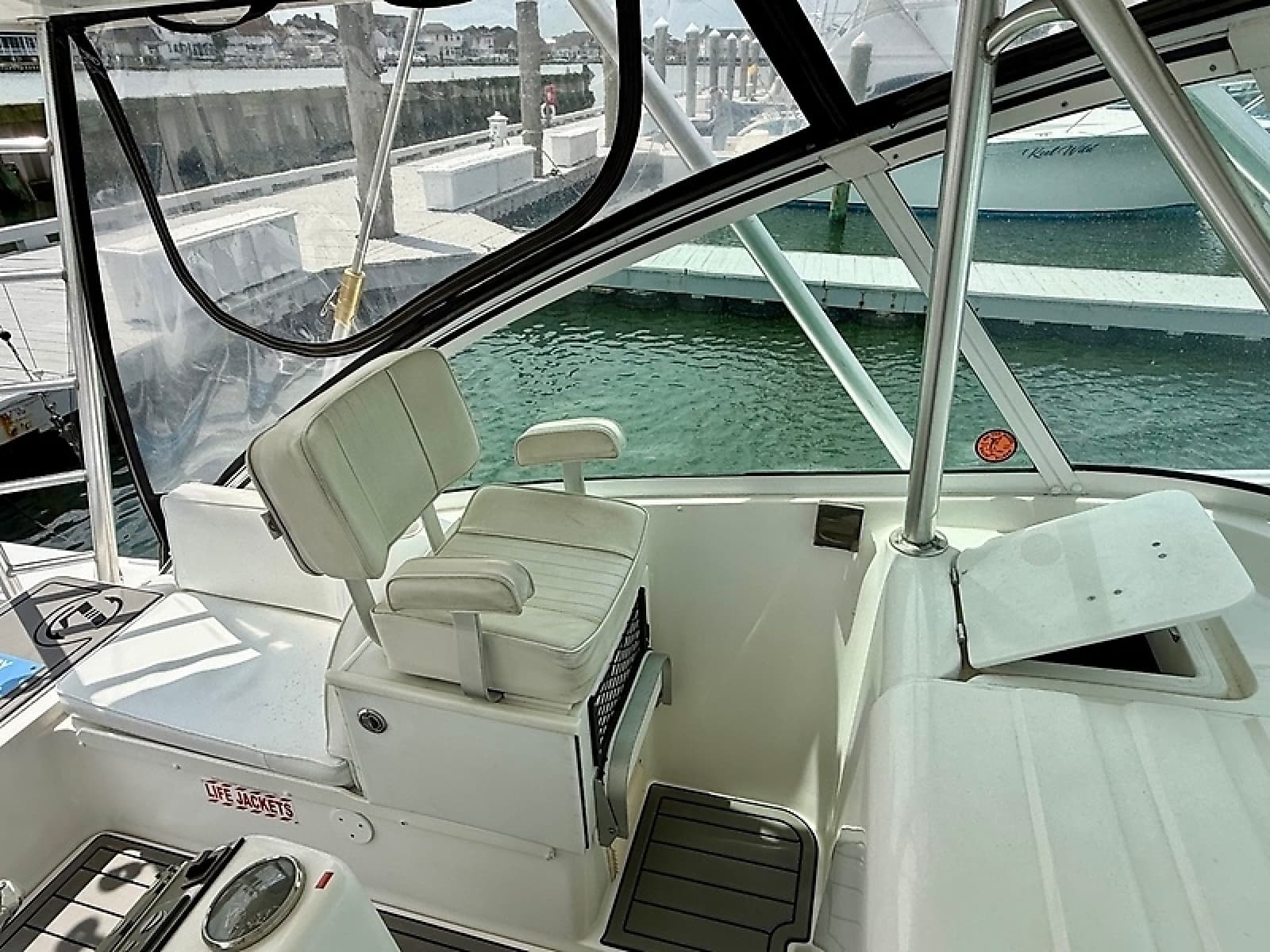 2005 Luhrs 32 Express - Photo 39
