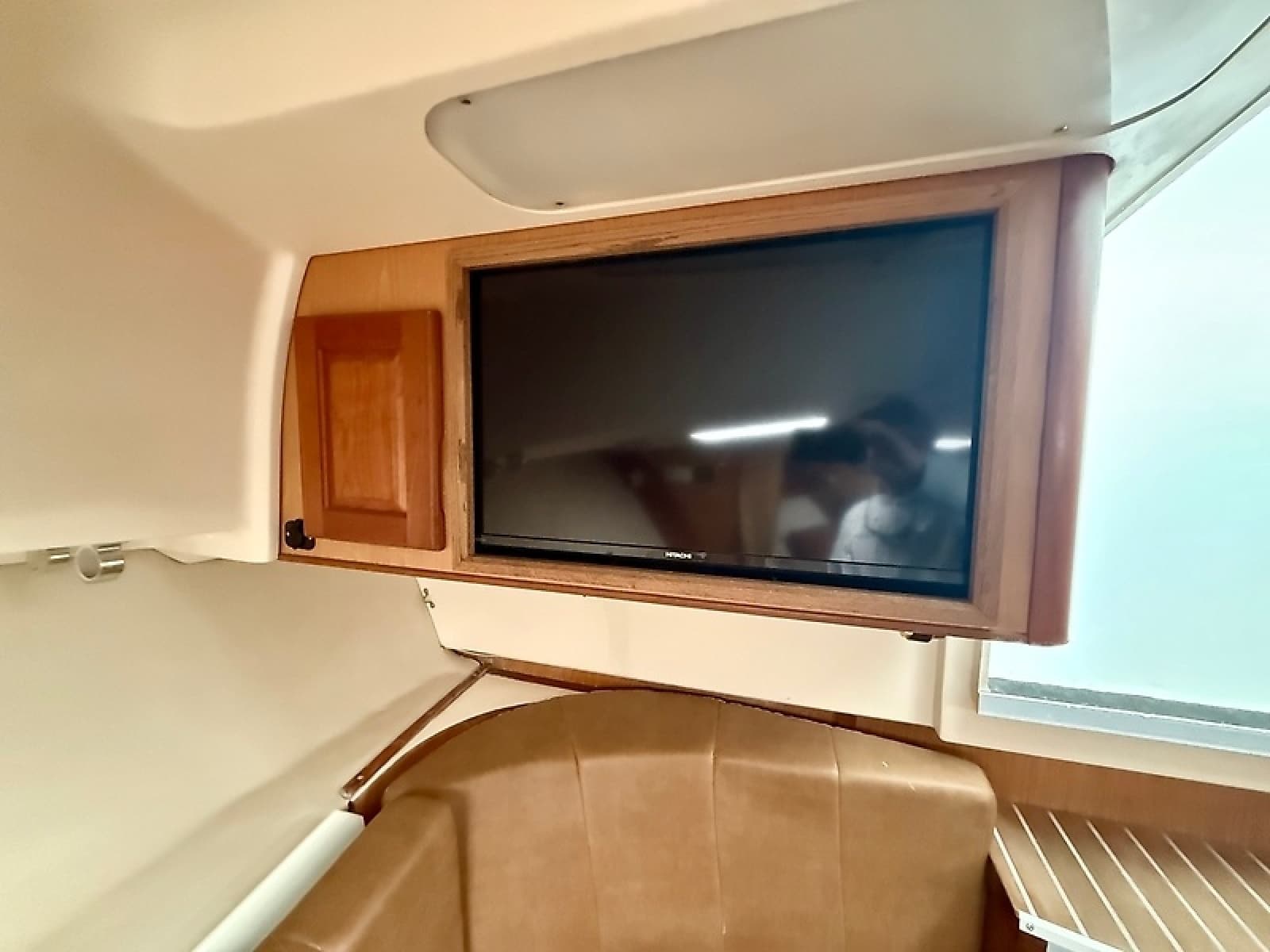 2005 Luhrs 32 Express - Photo 25