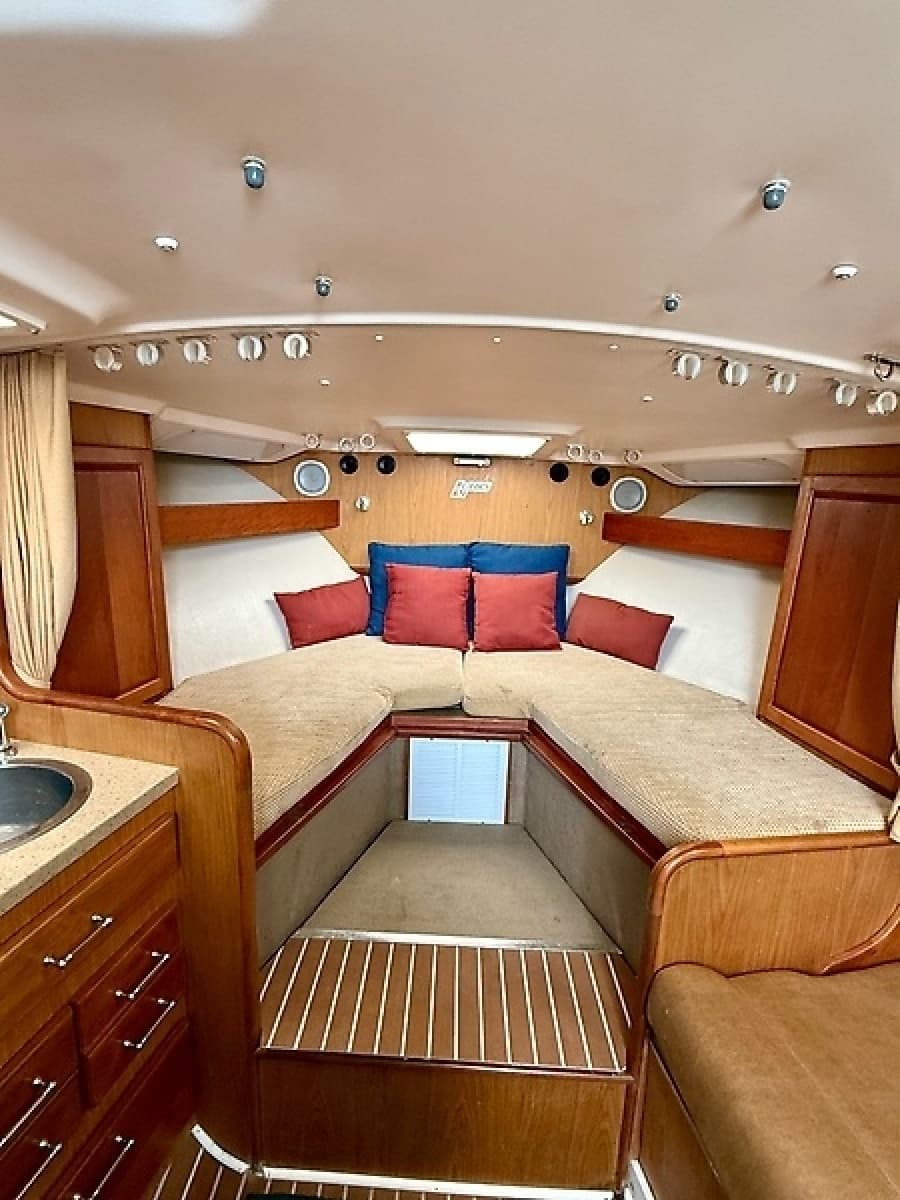 2005 Luhrs 32 Express - Photo 21