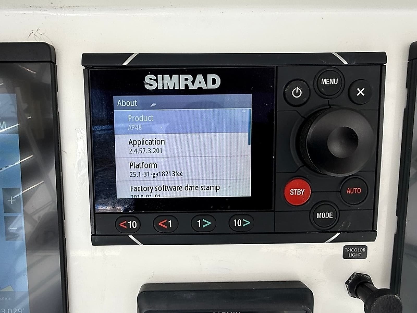 2005 Luhrs 32 Express - Photo 11