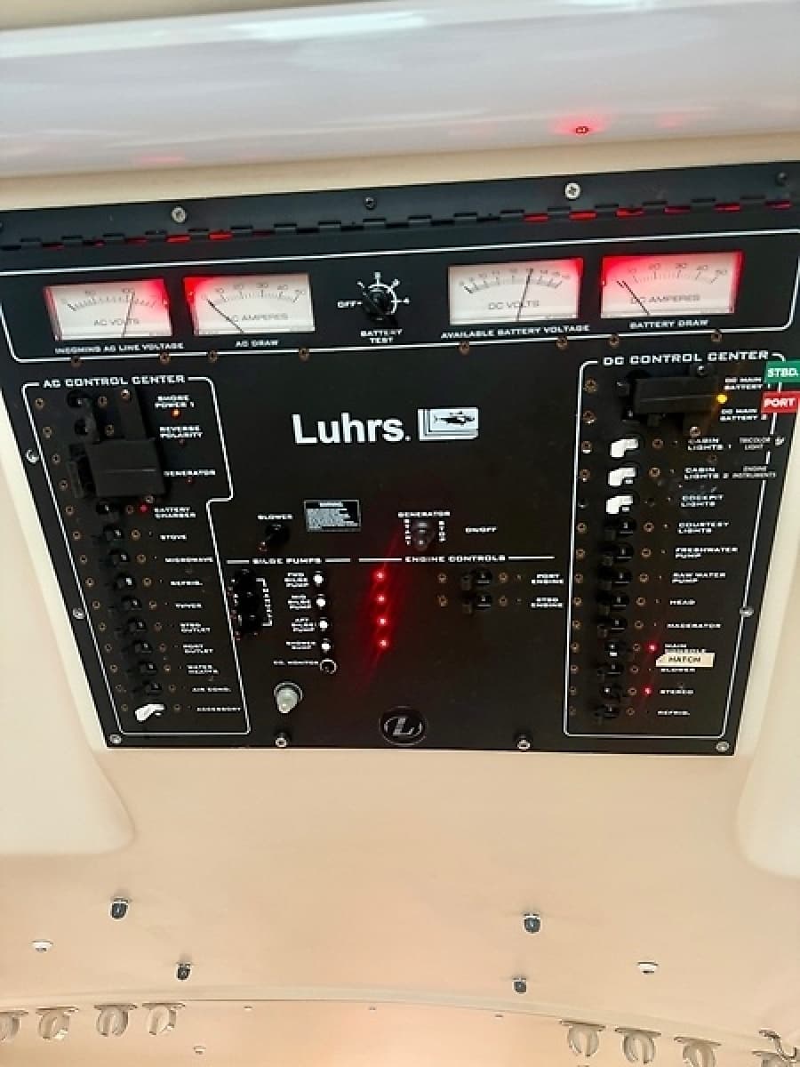 2005 Luhrs 32 Express - Photo 26