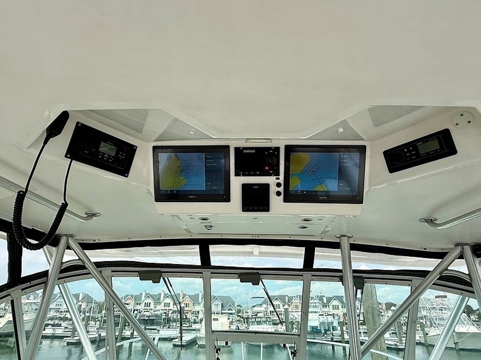 2005 Luhrs 32 Express - Photo 10