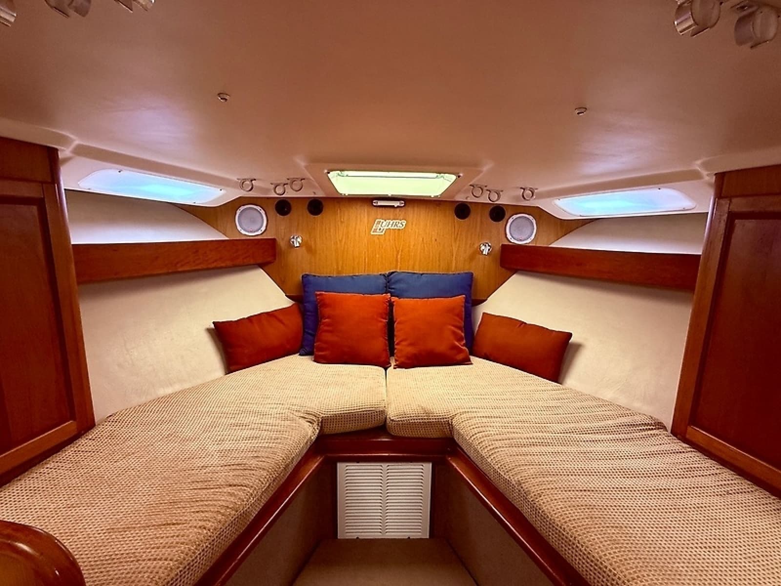 2005 Luhrs 32 Express - Photo 22
