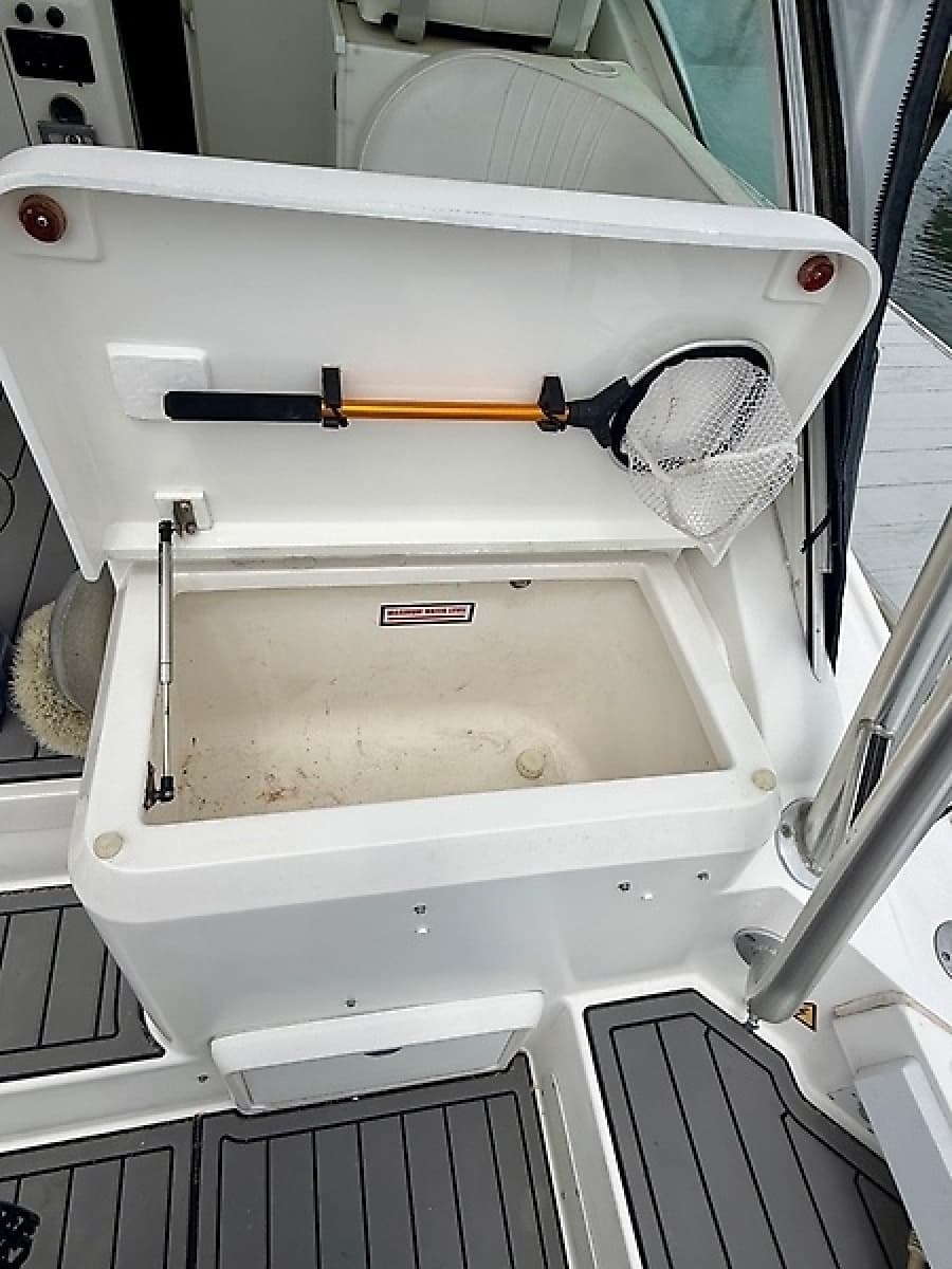 2005 Luhrs 32 Express - Photo 29