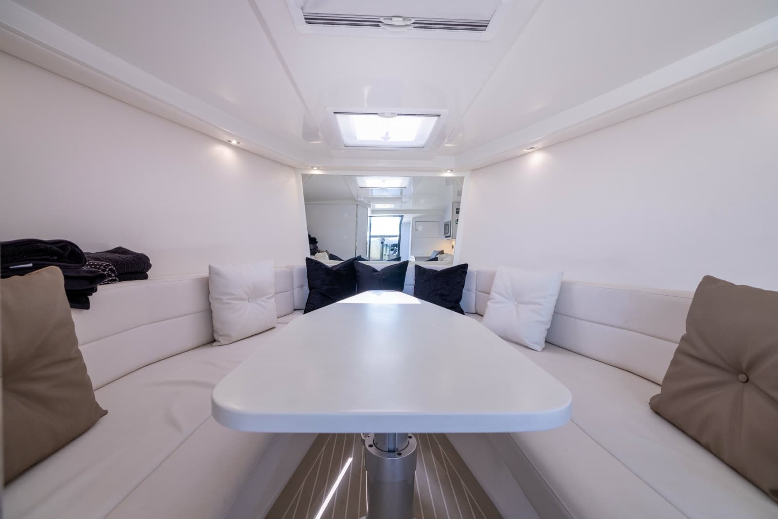 2016 VanDutch VanDutch 40 - Photo 20