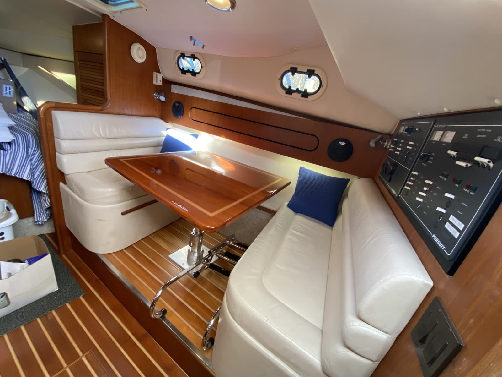 2000 Pursuit 3400 - Photo 23