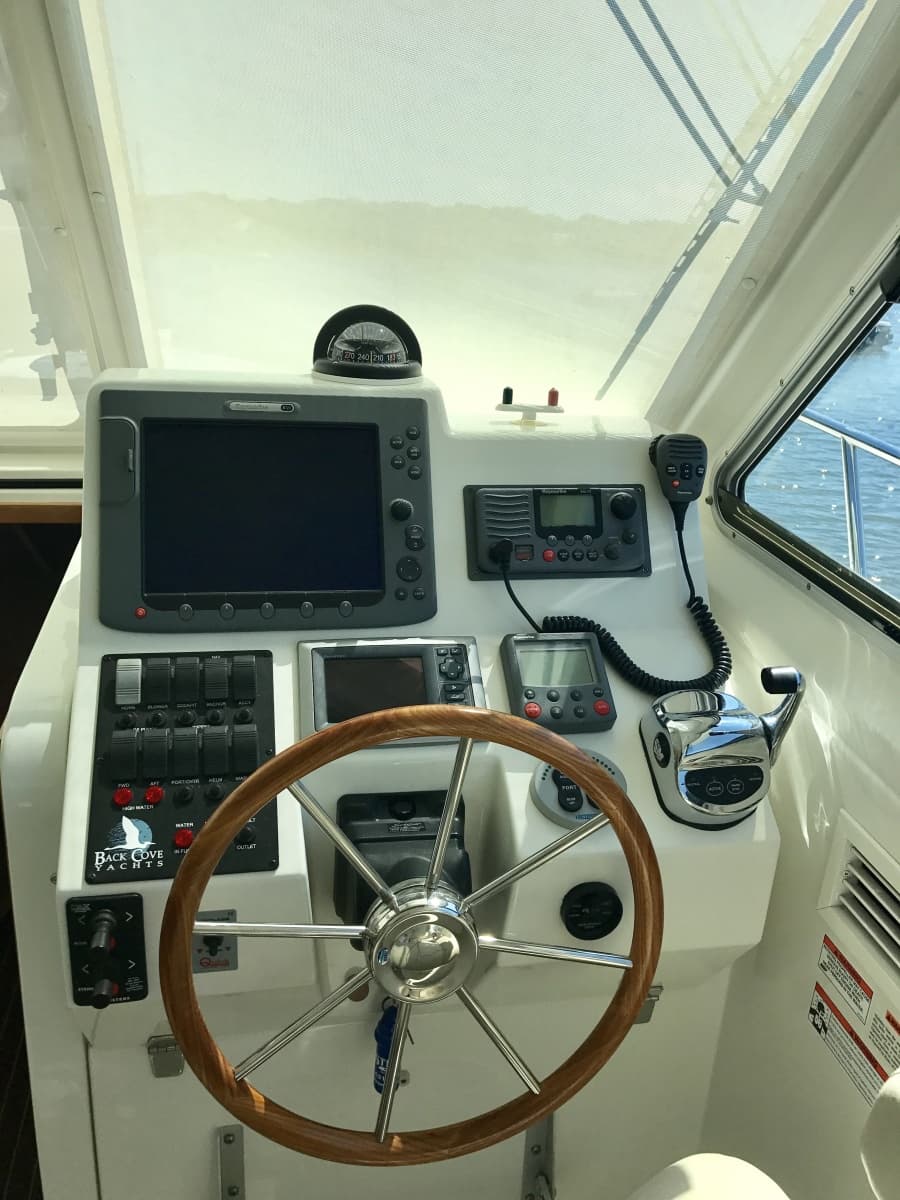 2008 Back Cove 33 - Photo 16