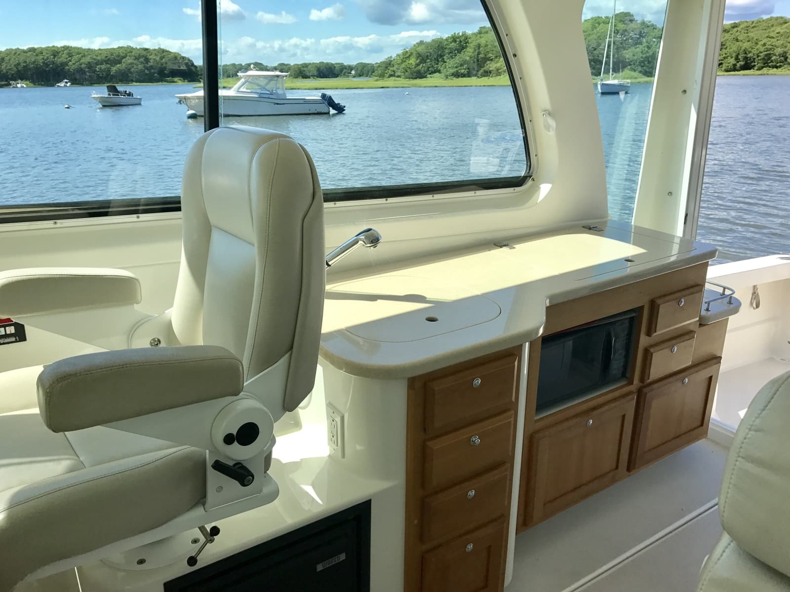 2008 Back Cove 33 - Photo 17