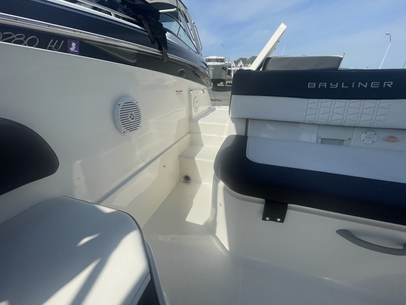 2019 Bayliner VR6 Bowrider I/O - Photo 9