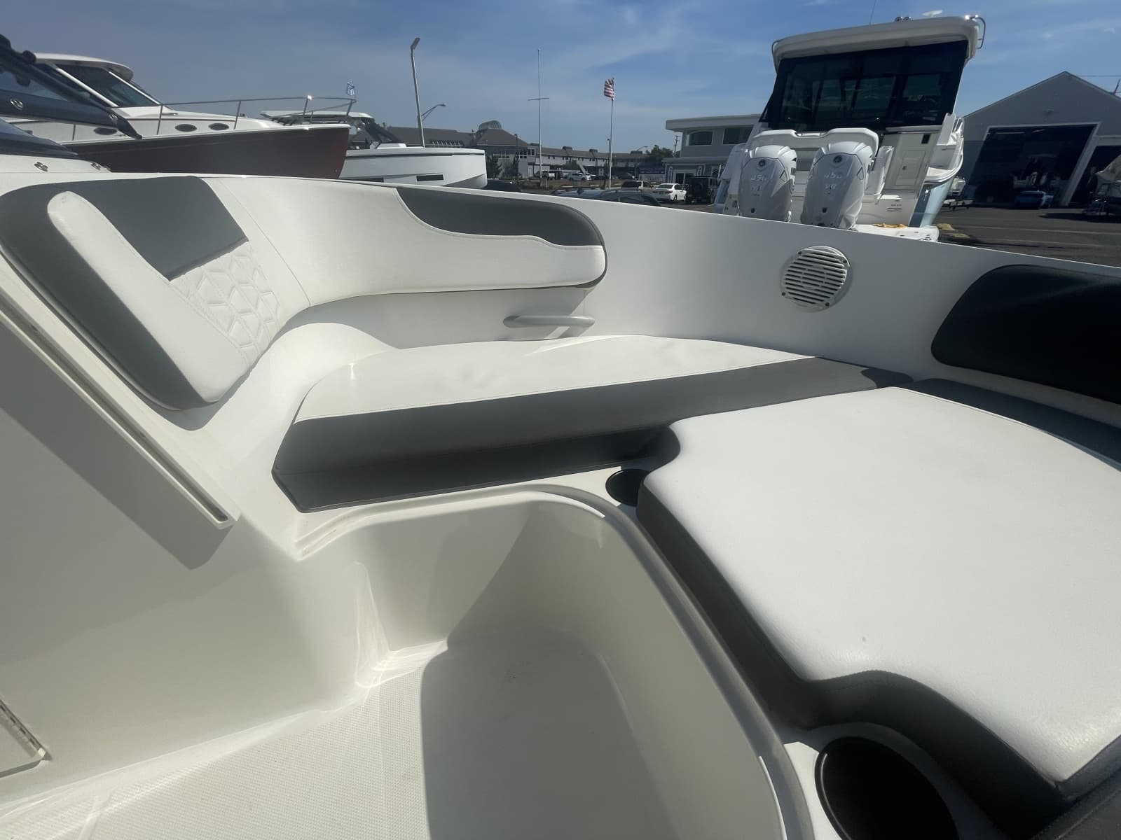 2019 Bayliner VR6 Bowrider I/O - Photo 24