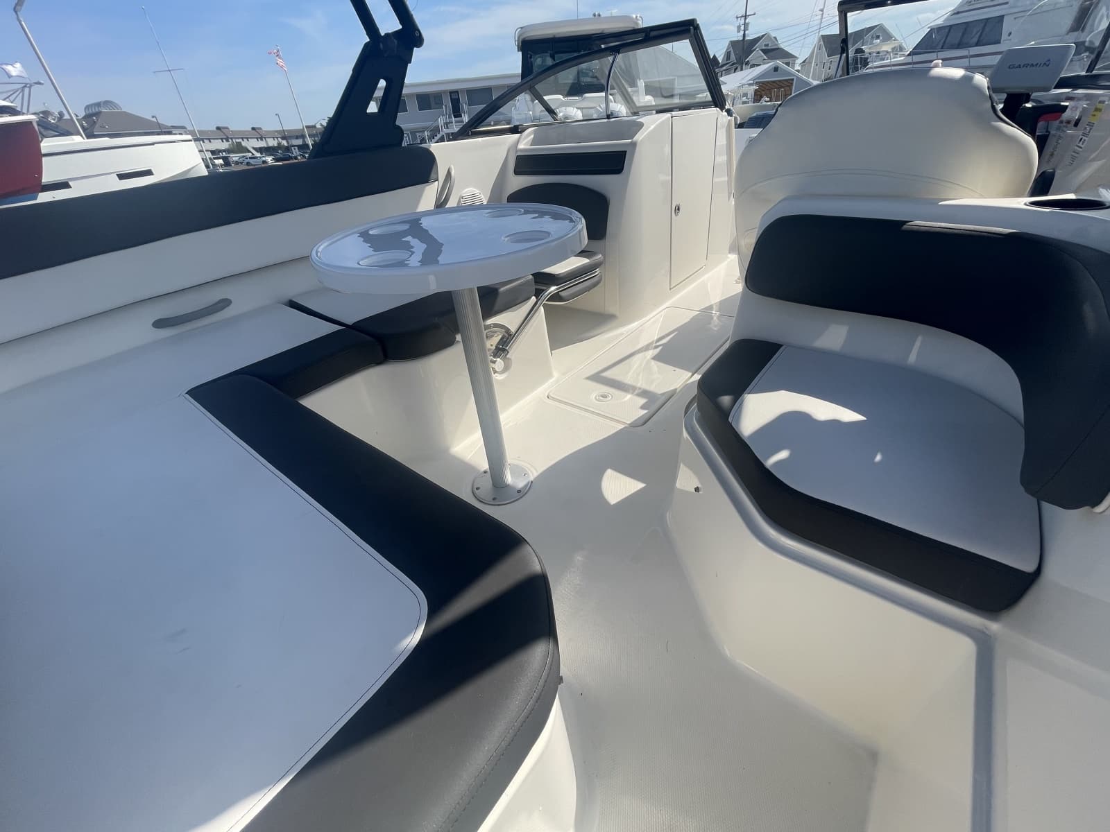 2019 Bayliner VR6 Bowrider I/O - Photo 7