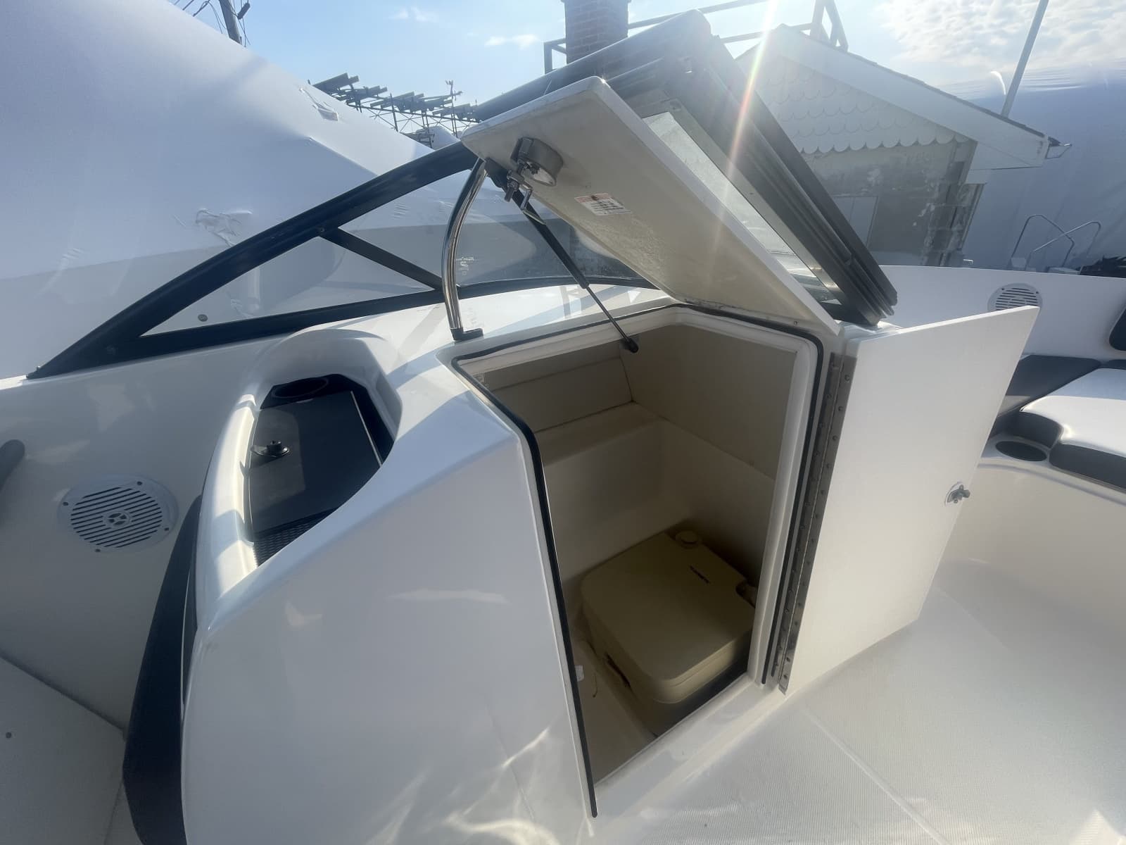2019 Bayliner VR6 Bowrider I/O - Photo 33