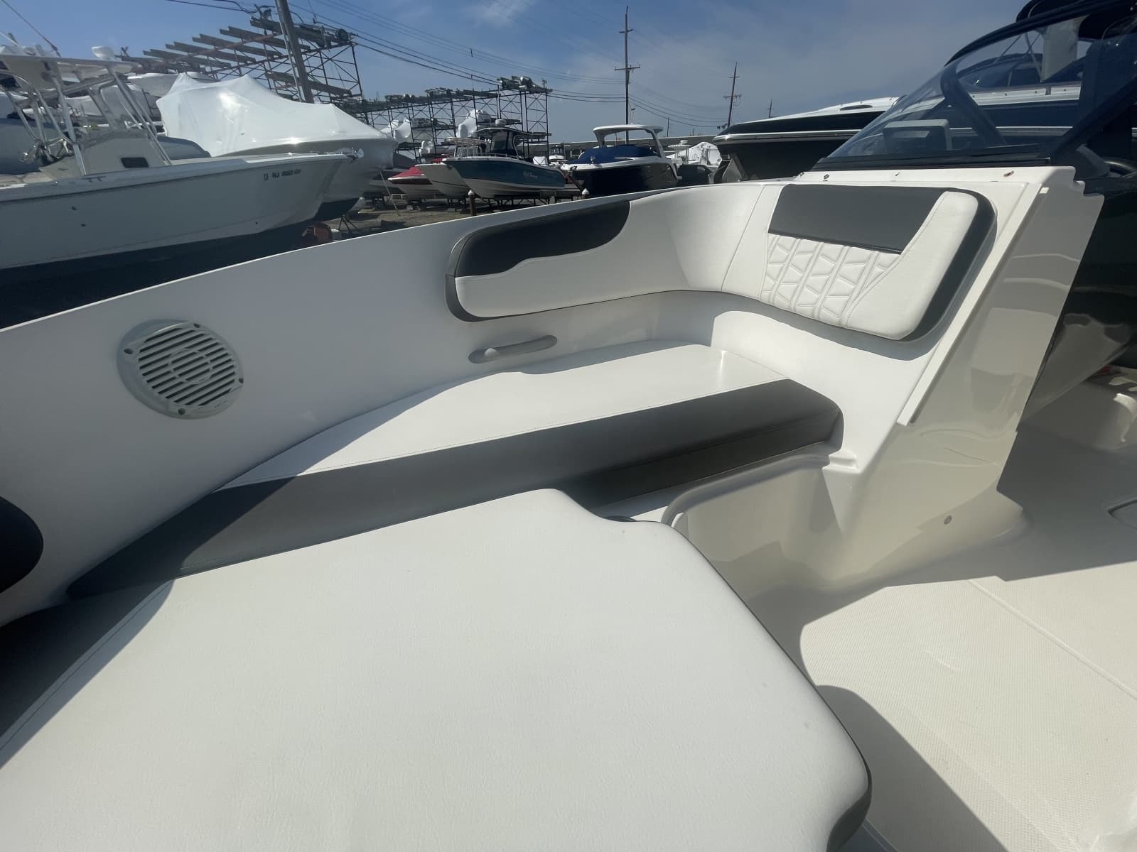 2019 Bayliner VR6 Bowrider I/O - Photo 23