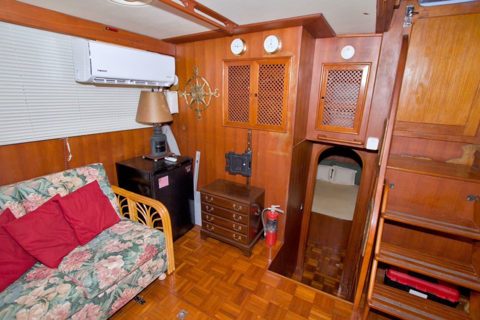 1984 Present Yachts 42 Sundeck - Photo 50