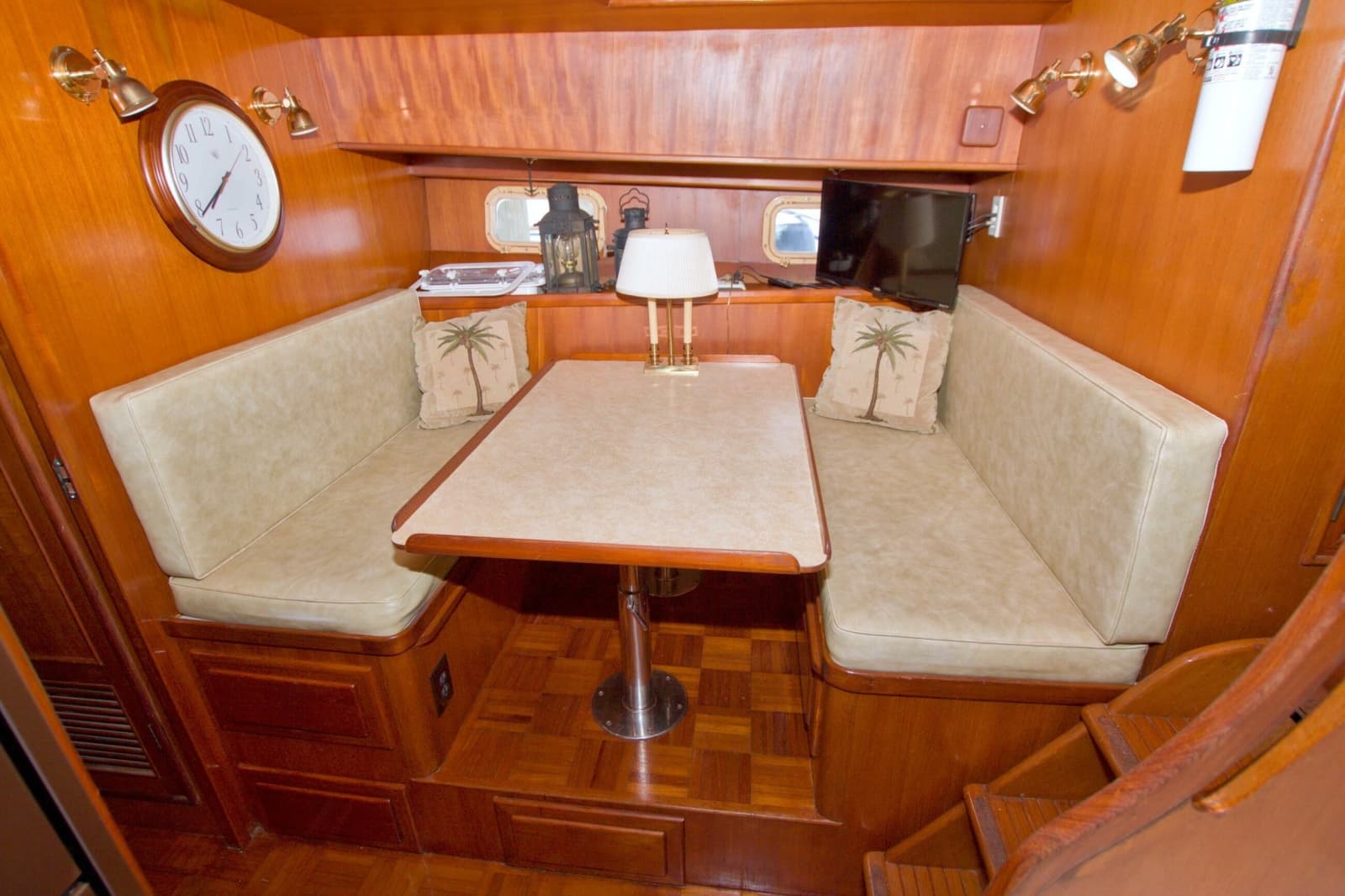 1984 Present Yachts 42 Sundeck - Photo 40