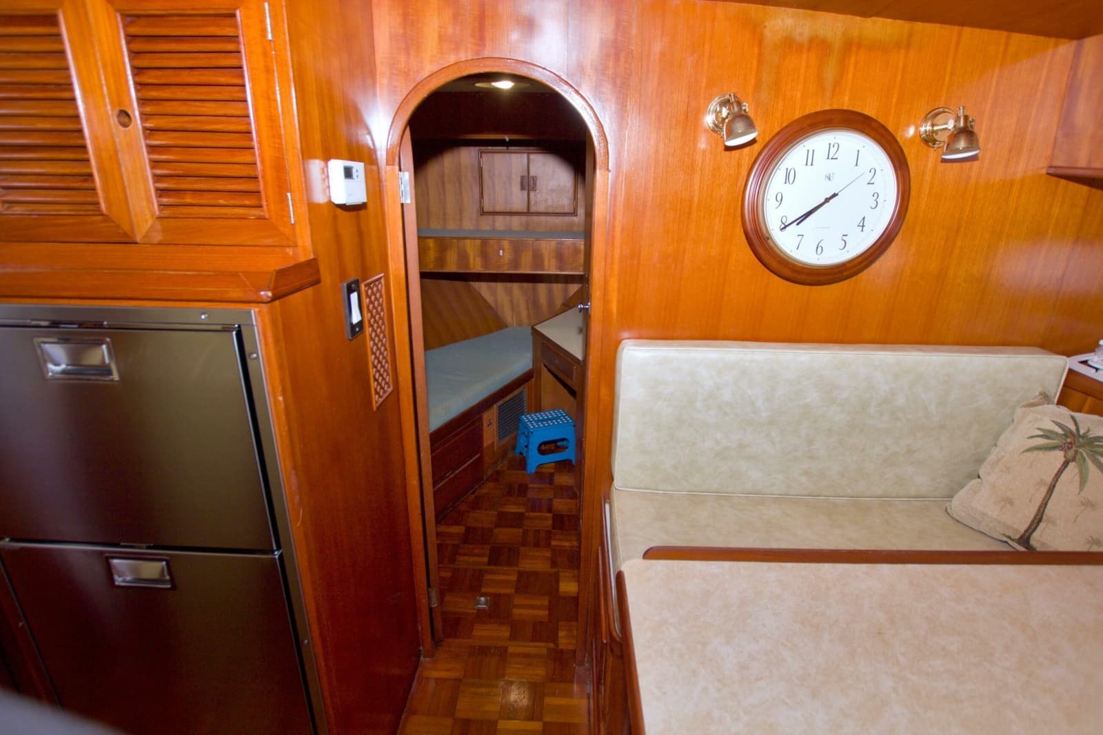1984 Present Yachts 42 Sundeck - Photo 41