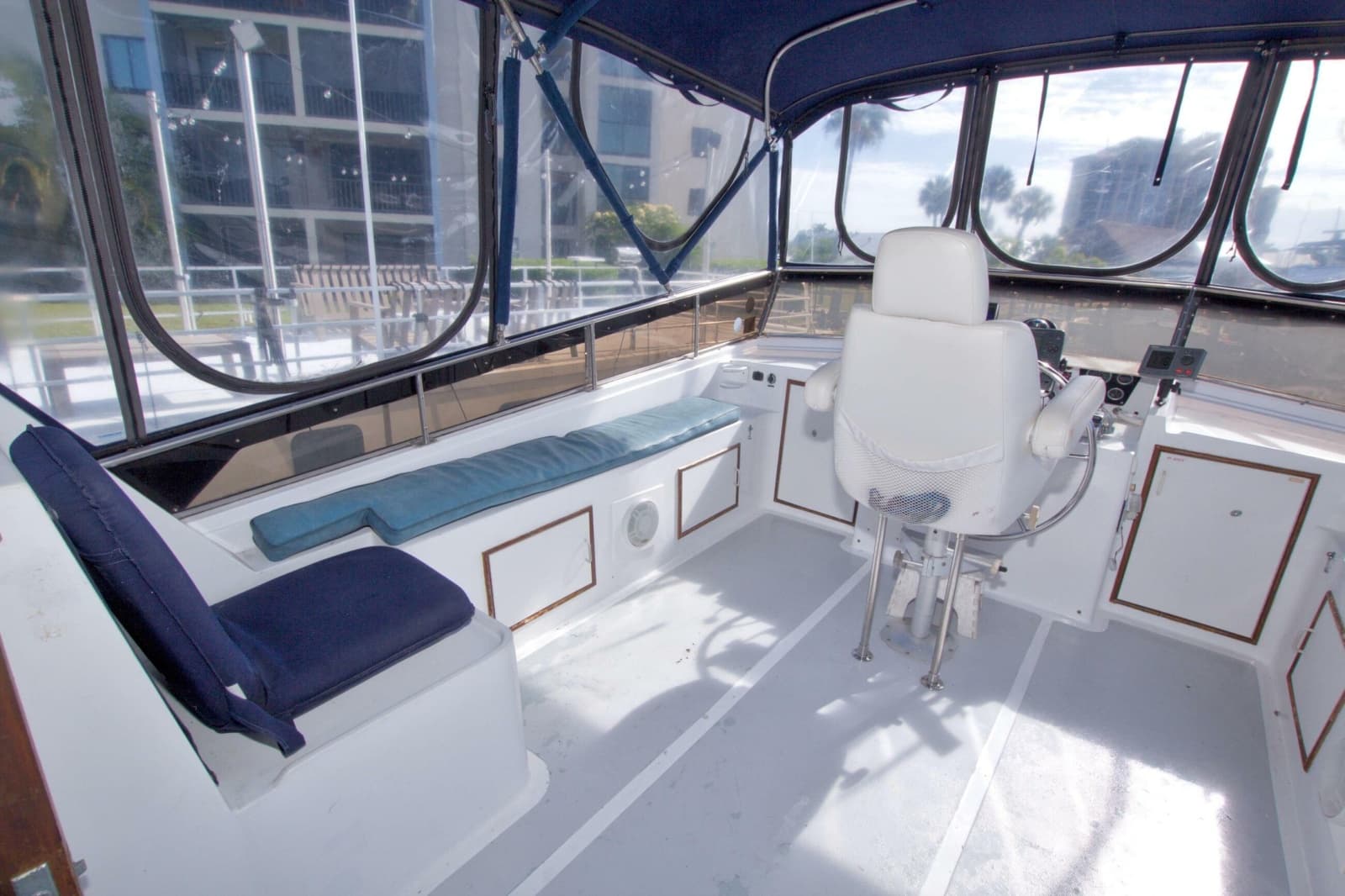 1984 Present Yachts 42 Sundeck - Photo 17