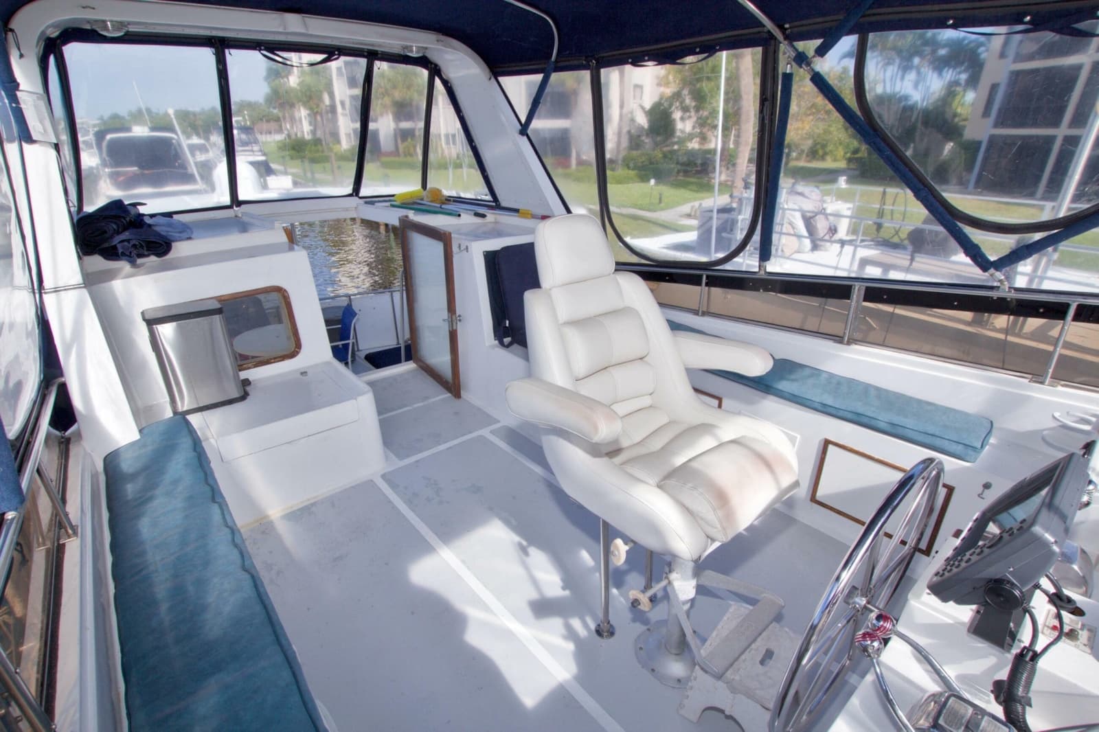 1984 Present Yachts 42 Sundeck - Photo 23