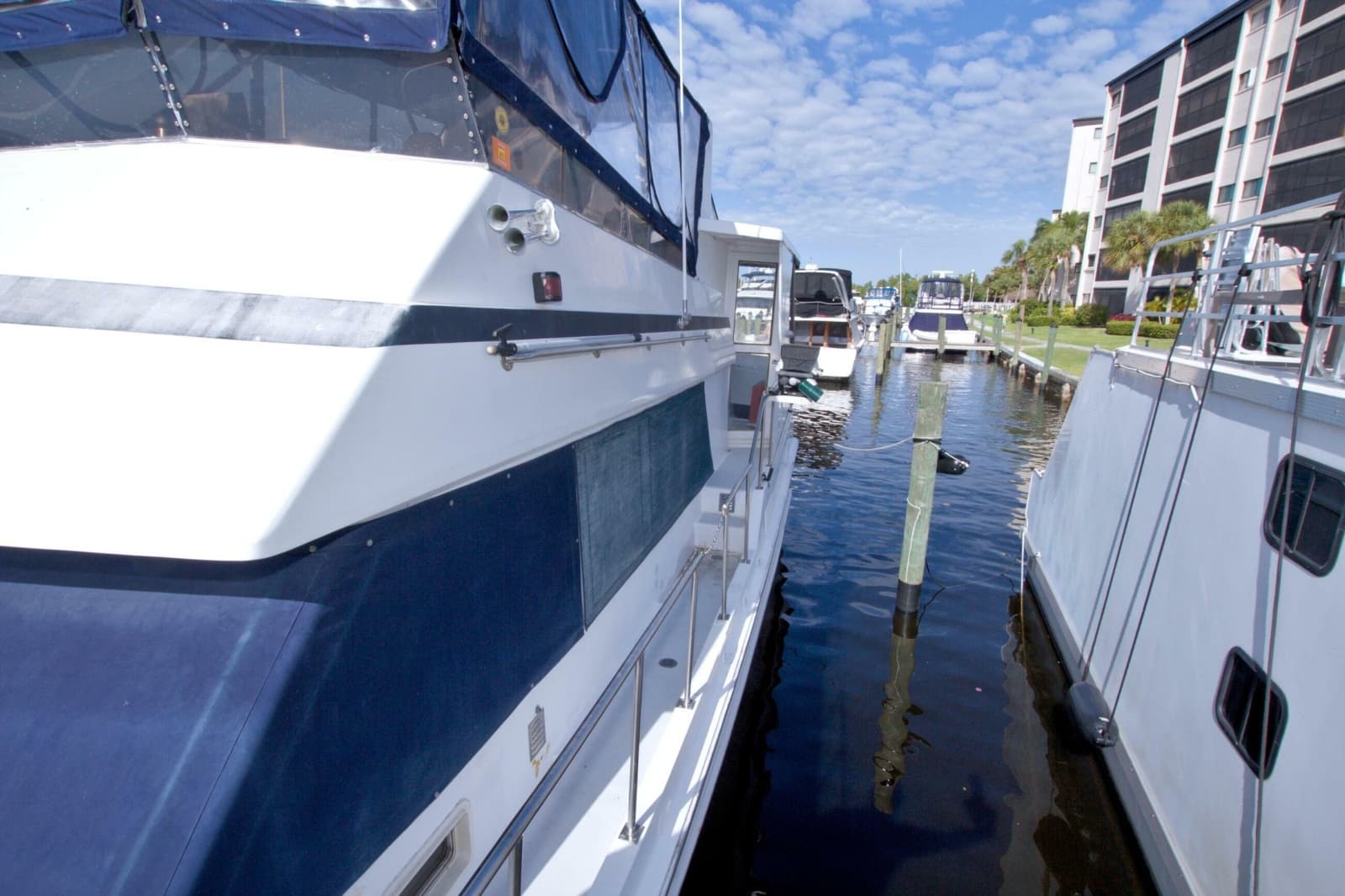 1984 Present Yachts 42 Sundeck - Photo 10