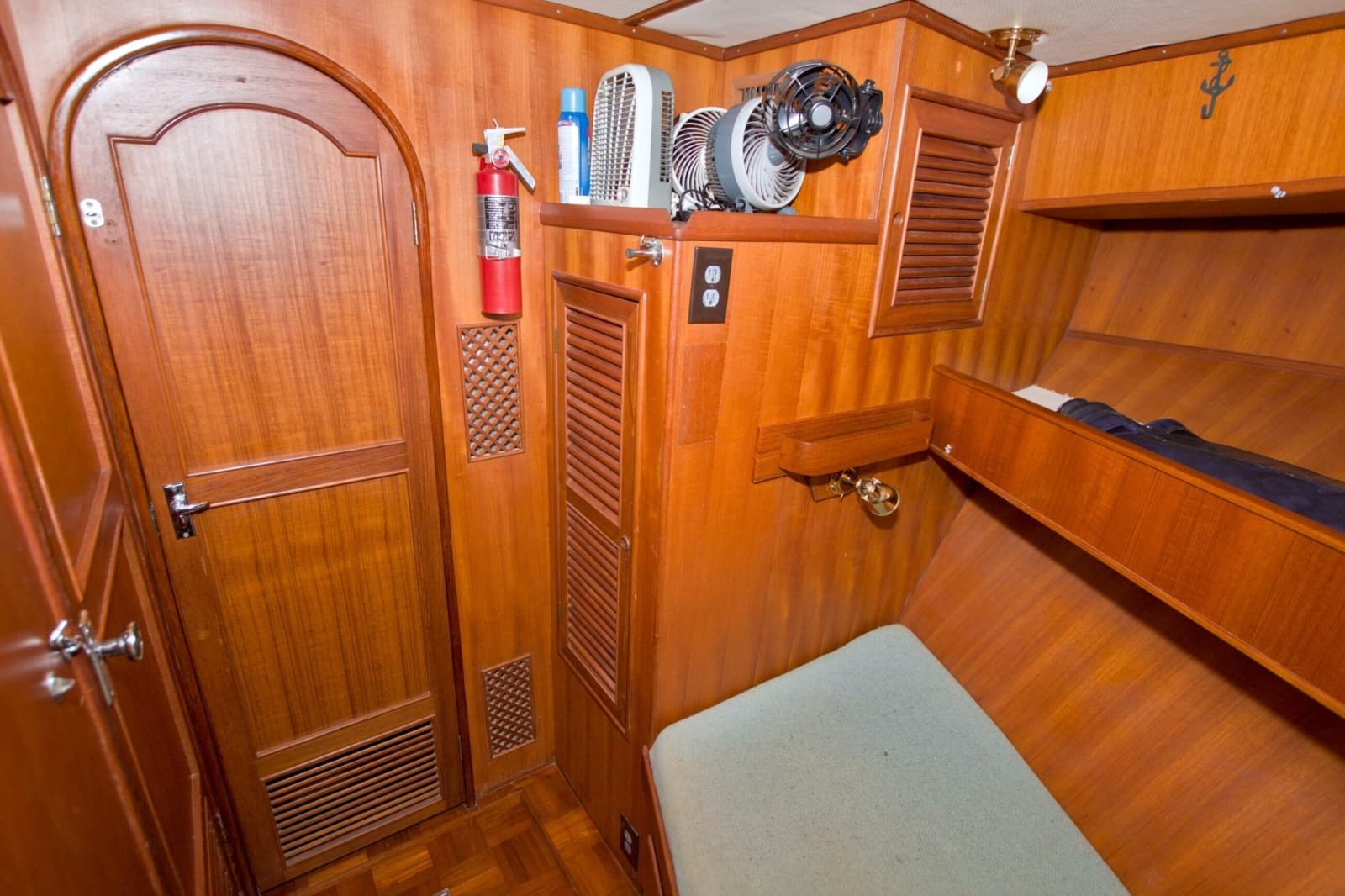 1984 Present Yachts 42 Sundeck - Photo 42