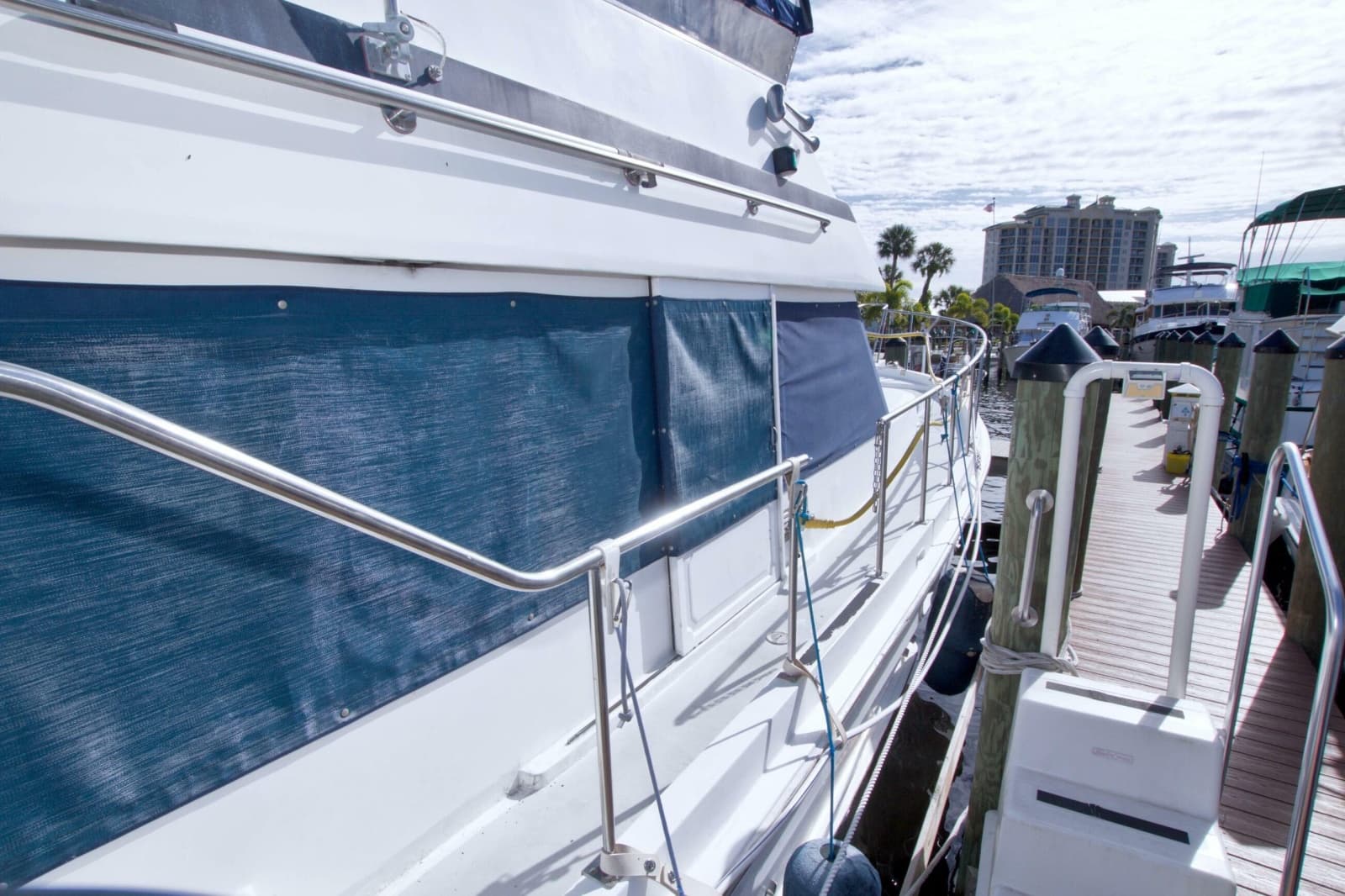 1984 Present Yachts 42 Sundeck - Photo 5