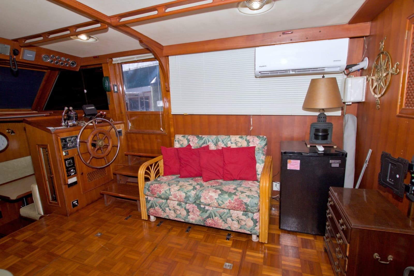 1984 Present Yachts 42 Sundeck - Photo 31
