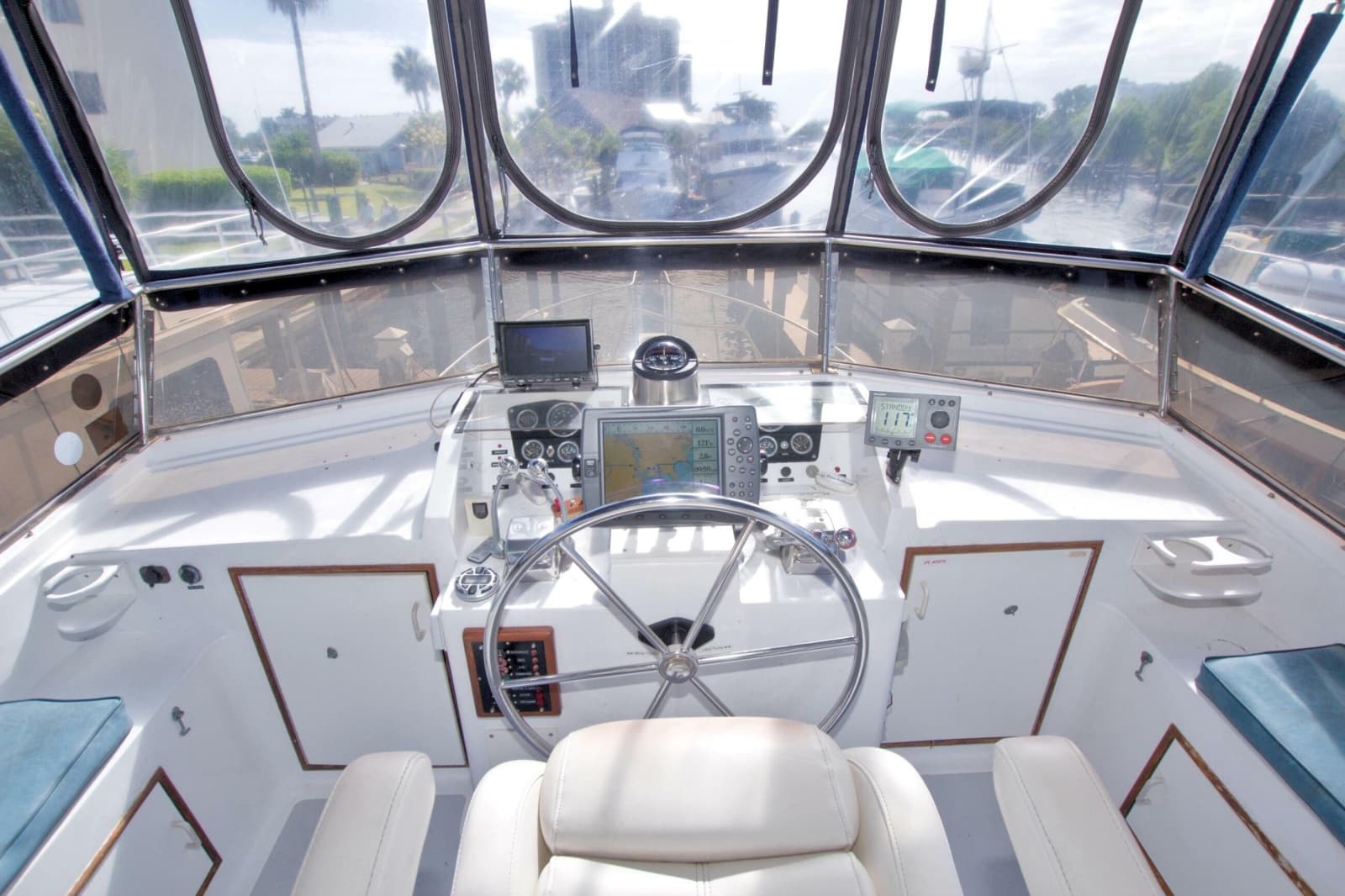 1984 Present Yachts 42 Sundeck - Photo 19