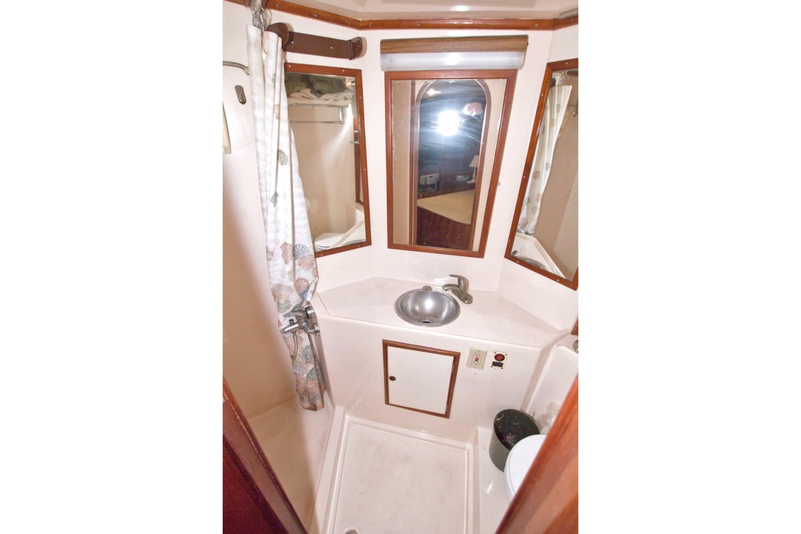 1984 Present Yachts 42 Sundeck - Photo 60