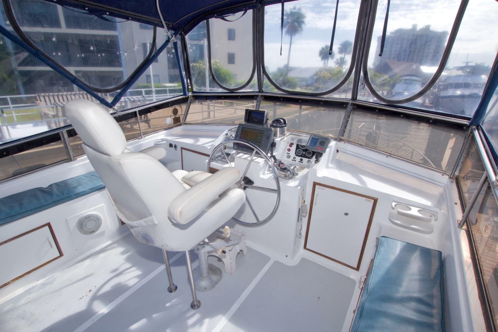 1984 Present Yachts 42 Sundeck - Photo 21