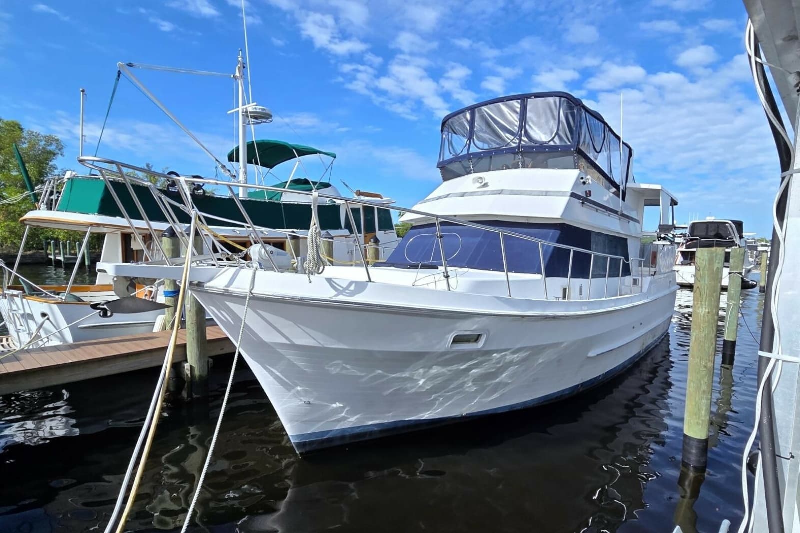 1984 Present Yachts 42 Sundeck - Photo 1