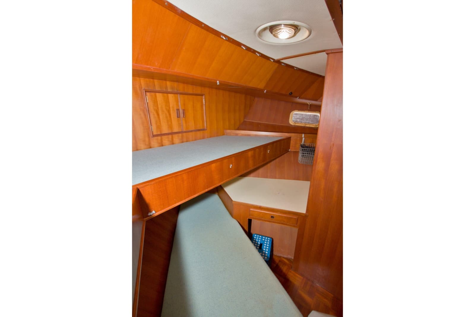 1984 Present Yachts 42 Sundeck - Photo 44