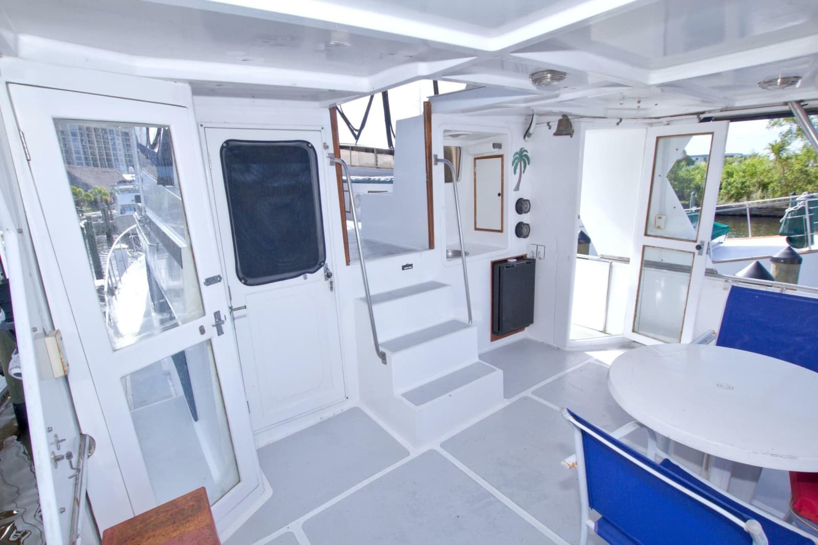 1984 Present Yachts 42 Sundeck - Photo 15