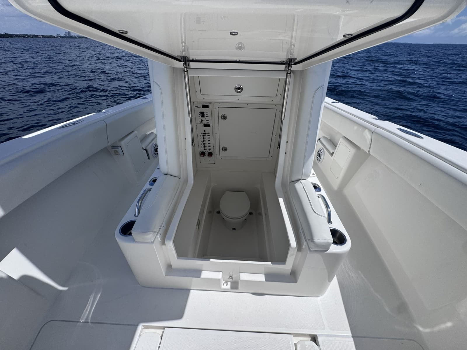 2023 SeaVee 290B - Photo 15