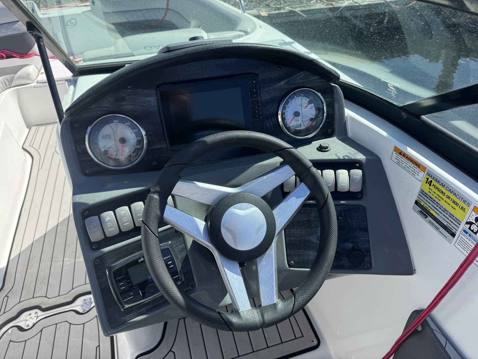 2019 Hurricane SunDeck 2486 OB - Photo 13